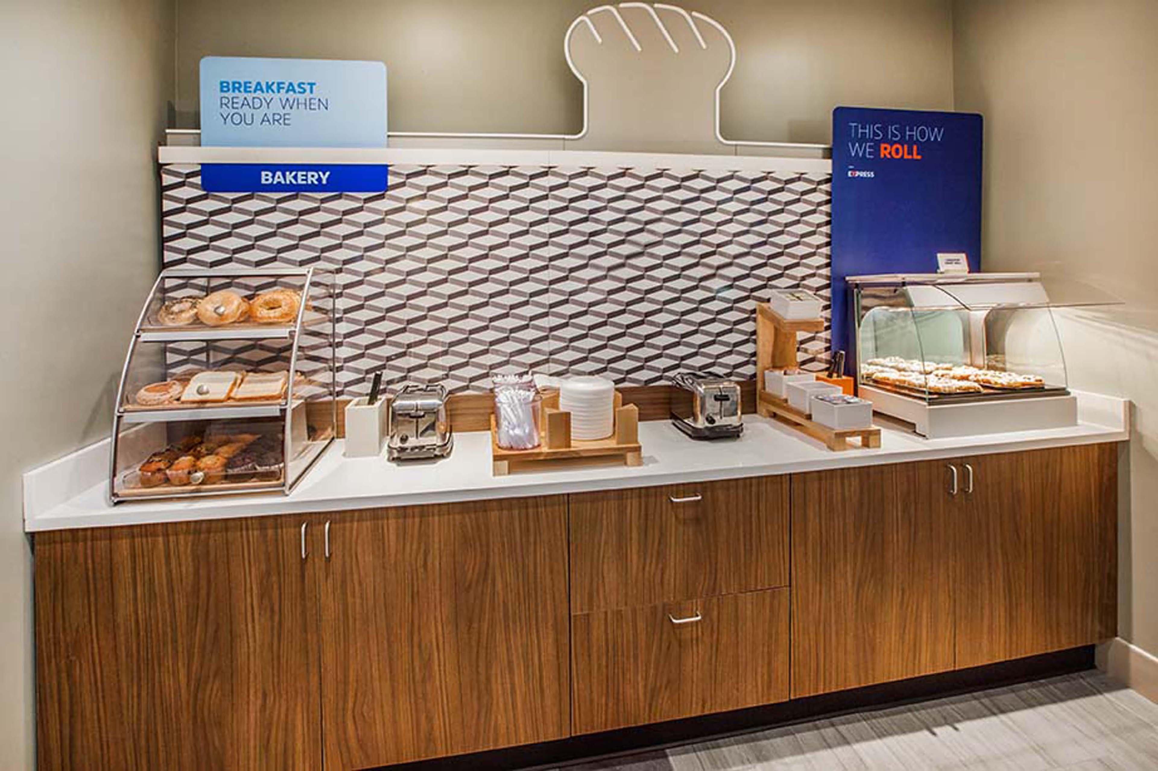 Holiday Inn Express Covington-Madisonville By Ihg Exteriör bild